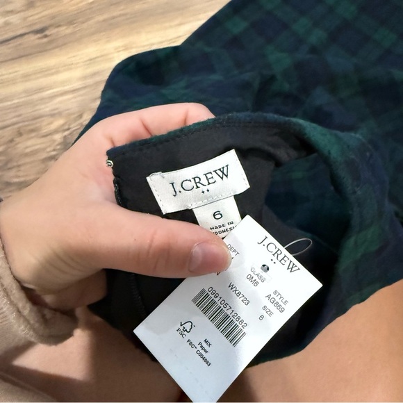 NWT J. Crew Classic wool-blend suit dress in Black Watch plaid - Picture 8 of 8